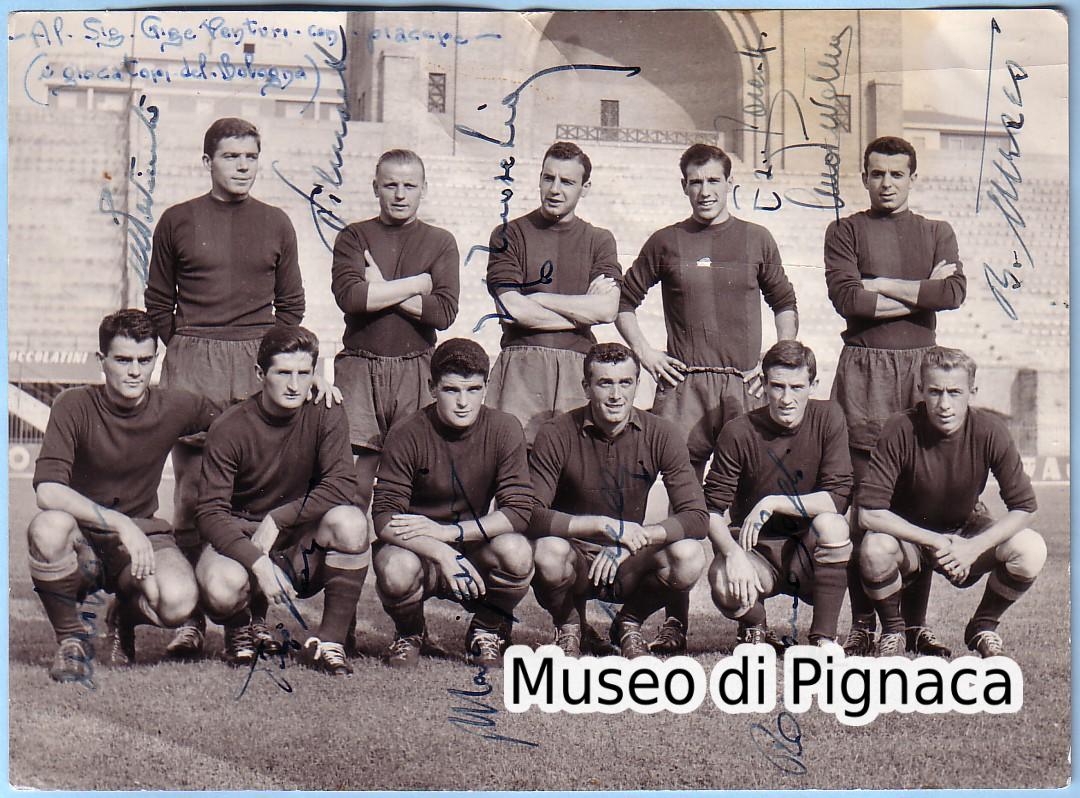 1958-59 Fotografia Formazione Bologna FC con autografi