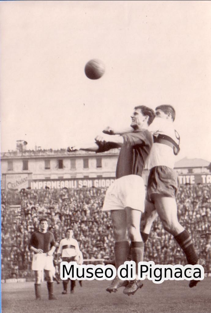 1959 (27 settembre) - Genoa vs Bologna - Capra difende su Mognon
