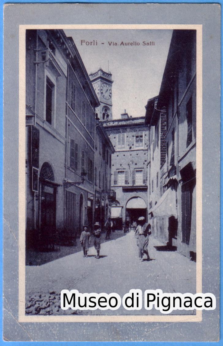 1913 nv - Forlì - Via Aurelio Saffi (edizioni Bazzani - versione con la cornice)