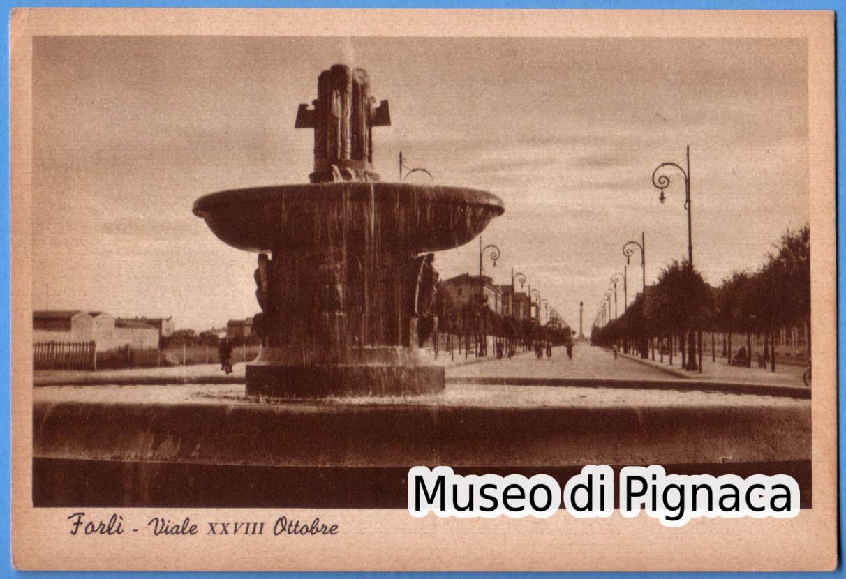 1937 vg - Forlì - Viale XXVIII Ottobre (Fontana nel piazzale della stazione)