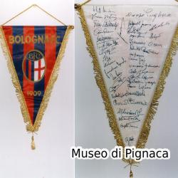 1972/73 Gagliardetto Bologna FC con autografi