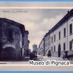 1911 vg - Forlì - Via Aurelio Saffi (scorcio animato con carrozze e cavalli)