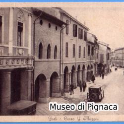 1932 vg - Forlì Corso Giuseppe Mazzini (con automobili)