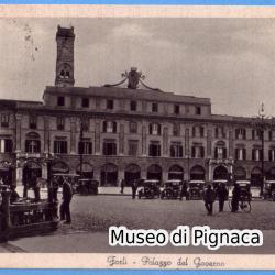 1932 vg - Forlì Palazzo del Governo (Piazza Saffi)