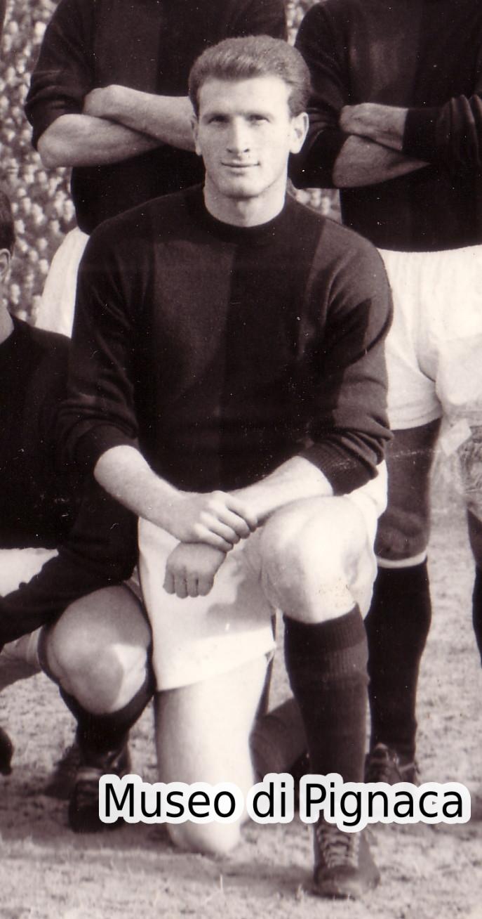 Giulio Bonafin - attaccante - al Bologna dal 1953 al 1959