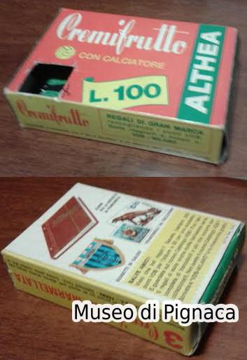 ALTHEA Cremifrutto 1963-64 scatolina completa che conteneva figurina sagomata di calciatore