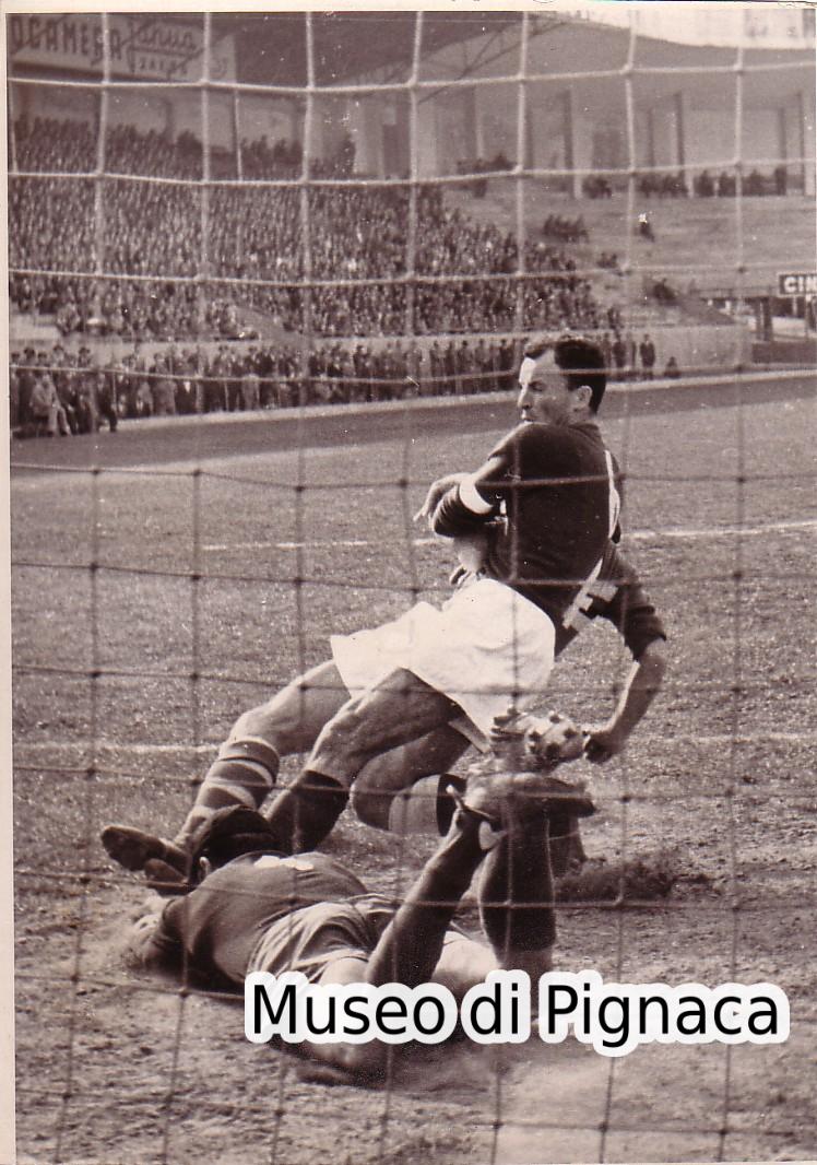 1955 (17 aprile) Sampdoria vs Bologna - Giorcelli e Ballacci su Mari