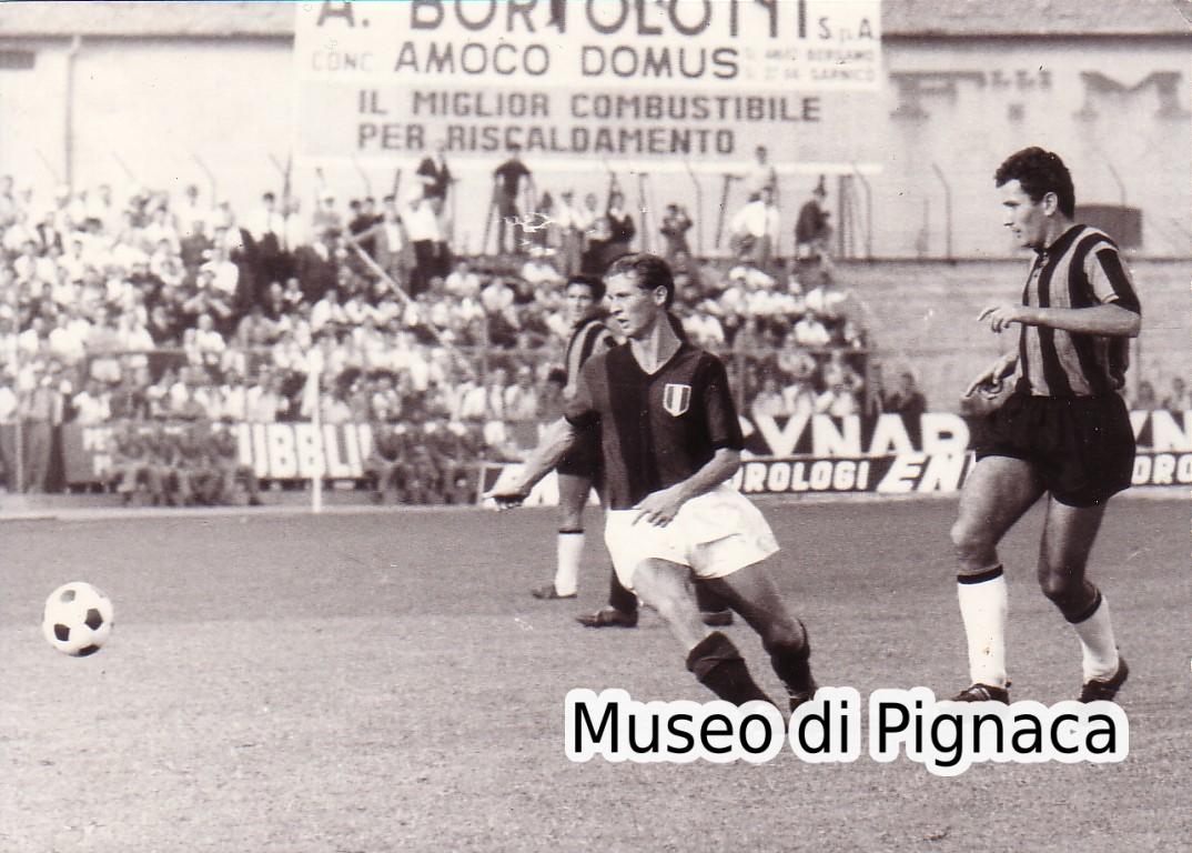1964 (13 settembre) Atalanta-Bologna - Furlanis scudettato in azione