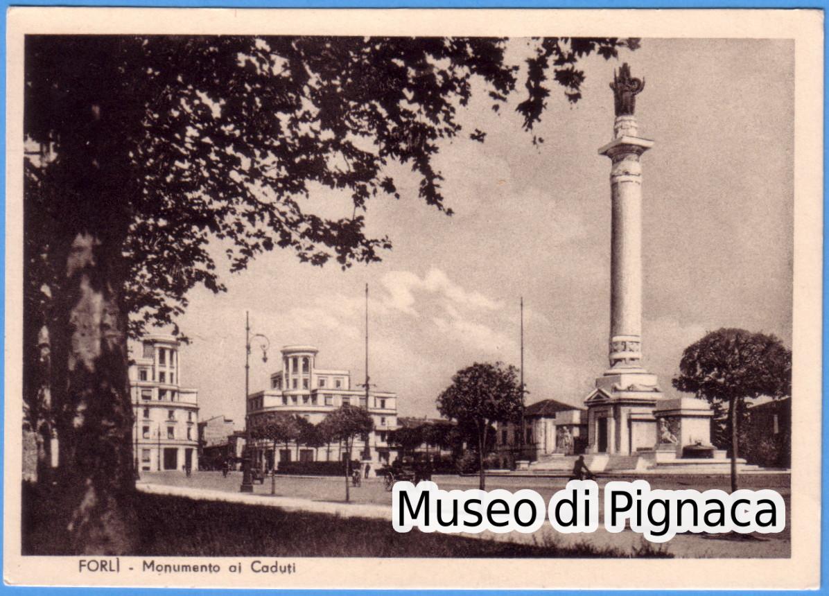 Forlì - Monumenti ai Caduti (carrozza con cavallo)