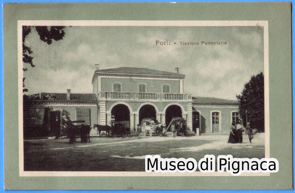 1913 vg - Forlì - Stazione Ferroviaria (color verde, con bordo)